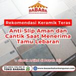 Berbagai sampel keramik teras bertekstur kasar dengan berbagai warna dan ukuran yang dipajang di atas papan kayu