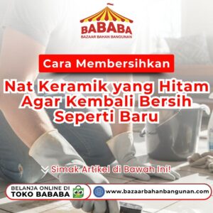 Sebuah keluarga yang sedang melambaikan tangan hendak berangkat bepergian di depan rumah dengan tandon air terpasang rapi di atap