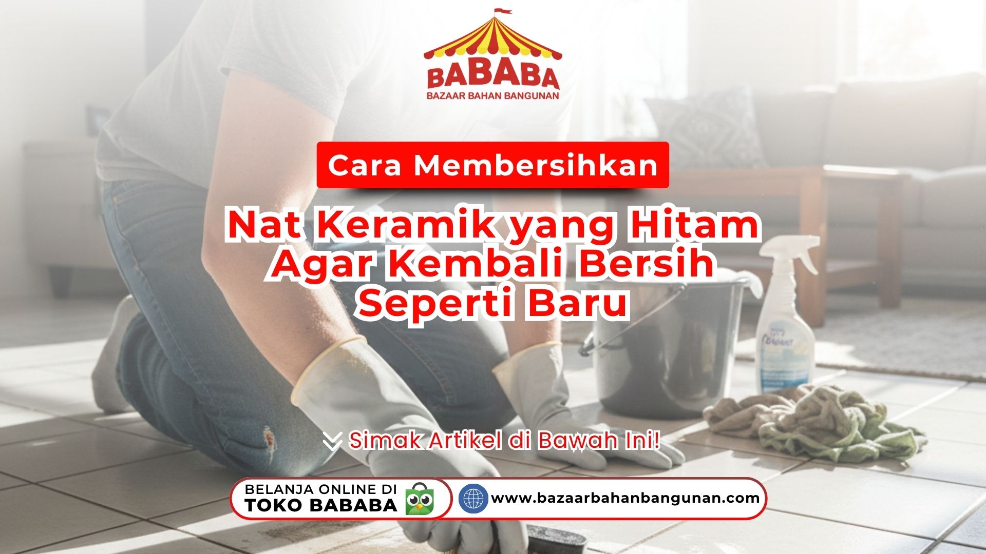 Sebuah keluarga yang sedang melambaikan tangan hendak berangkat bepergian di depan rumah dengan tandon air terpasang rapi di atap